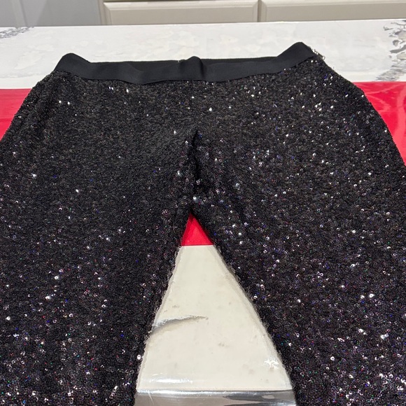 Elegant Black Sequin Women's Cropped Pants - Picture 4 of 6